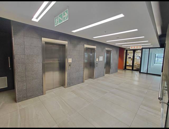 581M² OFFICE TO LET IN VORNA VALLEY
